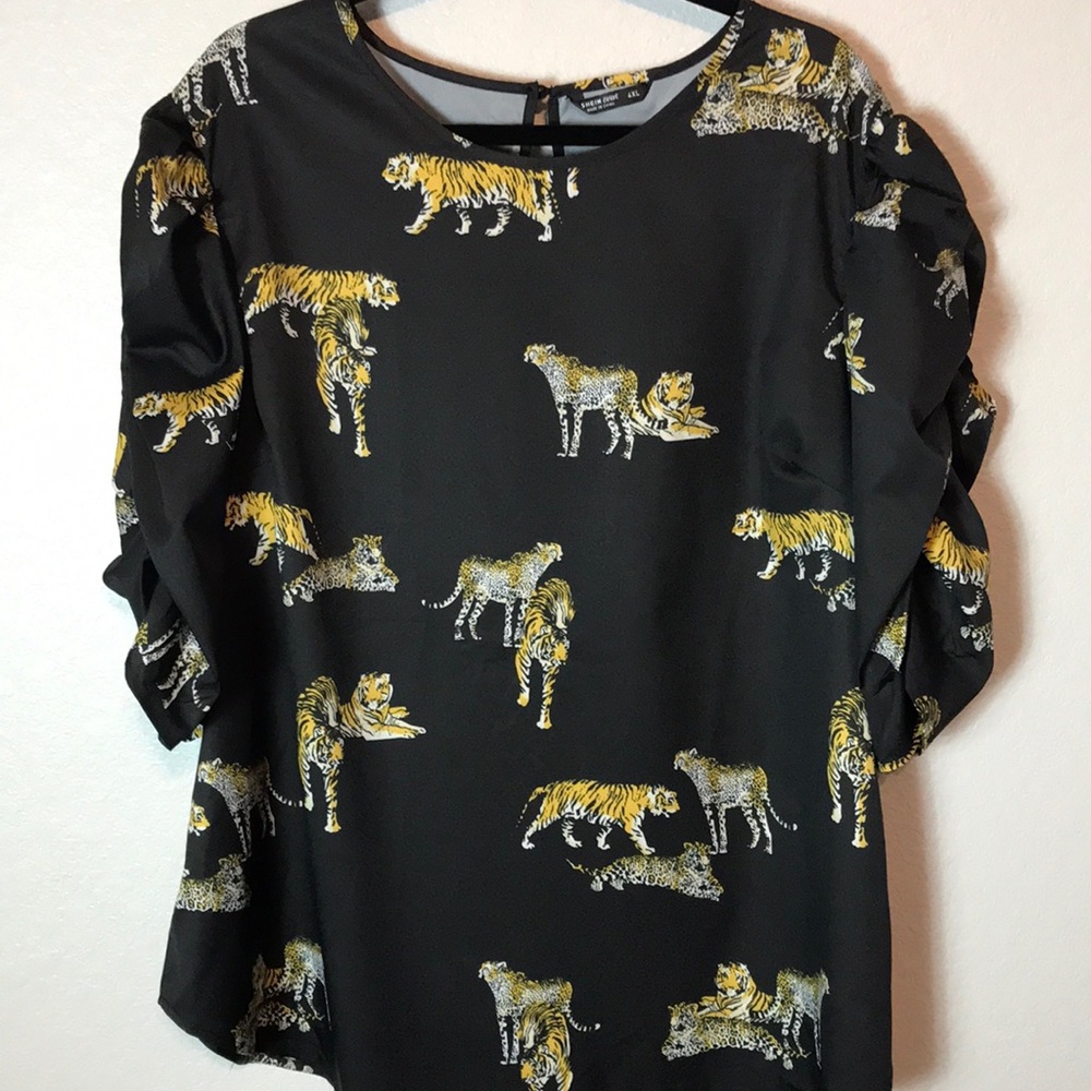Shein black puff sleeve lion blouse size 4x